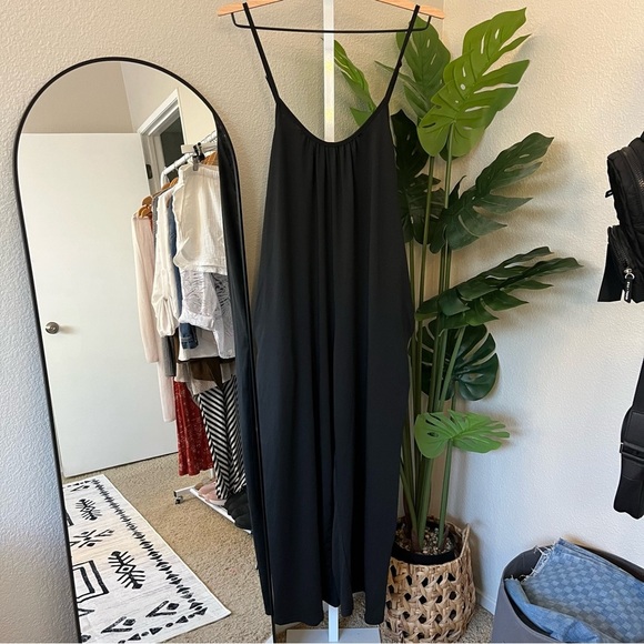 Source Unknown Pants - ✨ Chic Black Wide-Leg Jumpsuit with Adjustable Straps – Size L